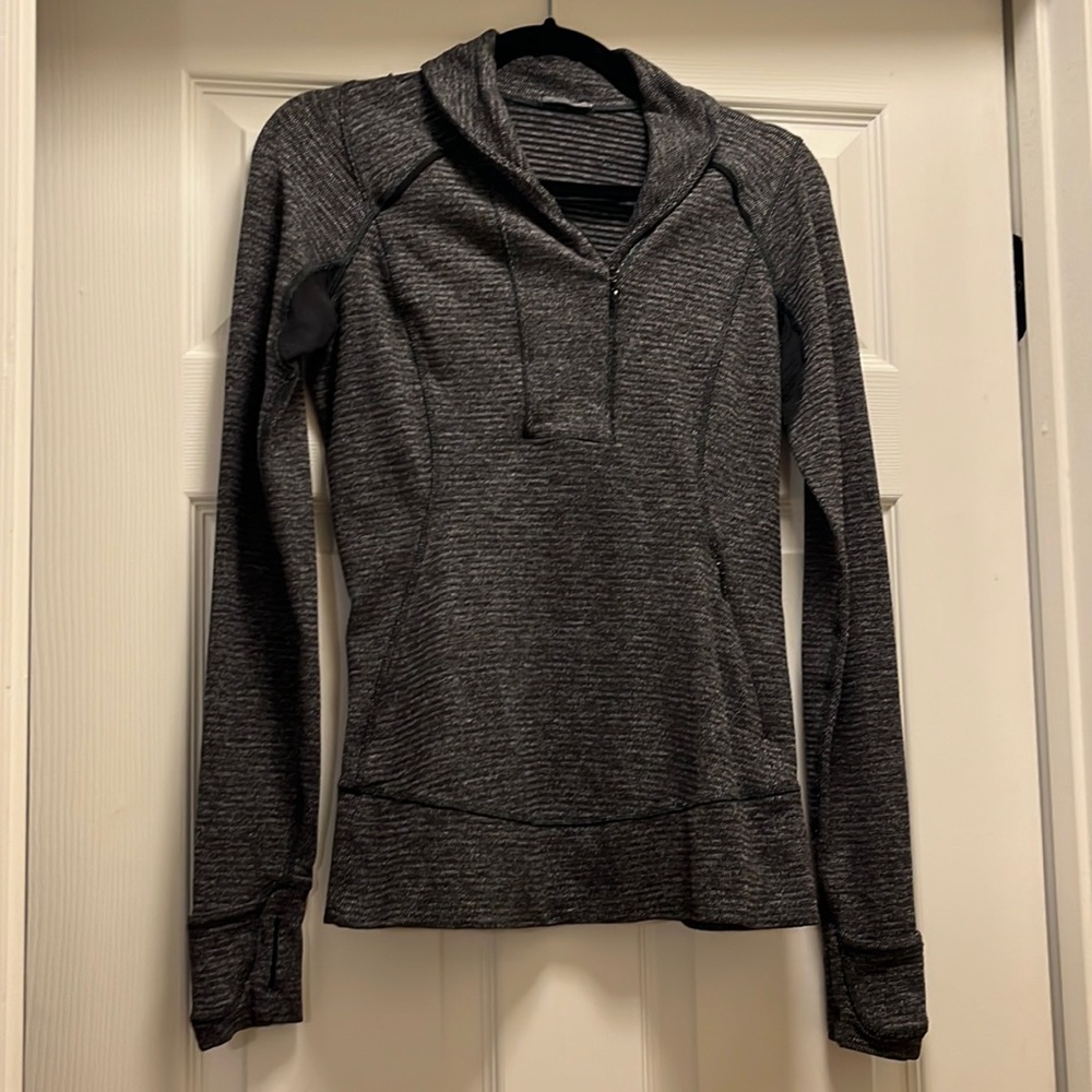 Like new! Lululemon Think Fast Half Zip pullover jacket herringbone grey!